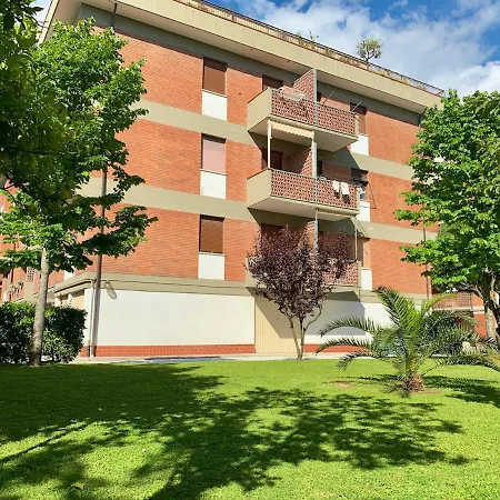 Apartament With Private Outdoor Area Maximum 1 Km From The Sea In Marina Di