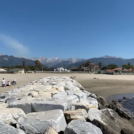 With Private Outdoor Area Maximum 1 Km From The Sea In Marina Di