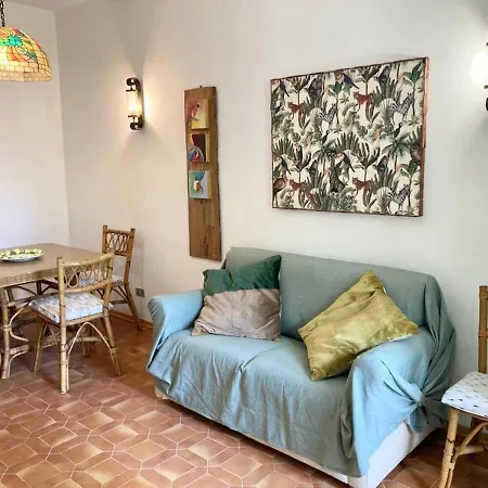 With Private Outdoor Area Maximum 1 Km From The Sea In Marina Di Apartmán